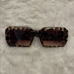 Tortoiseshell Rectangular Women's Sunglasses - Brown